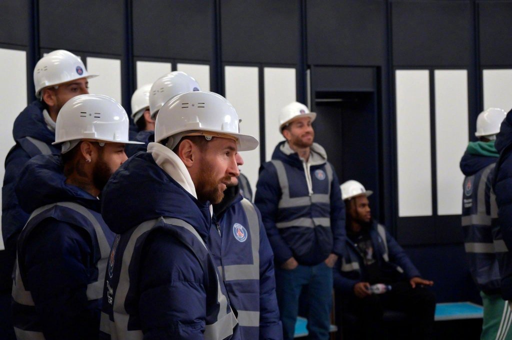 6/ 9真·黄金矿工就位巴黎圣日耳曼 全队参观俱乐部新训练基地 677