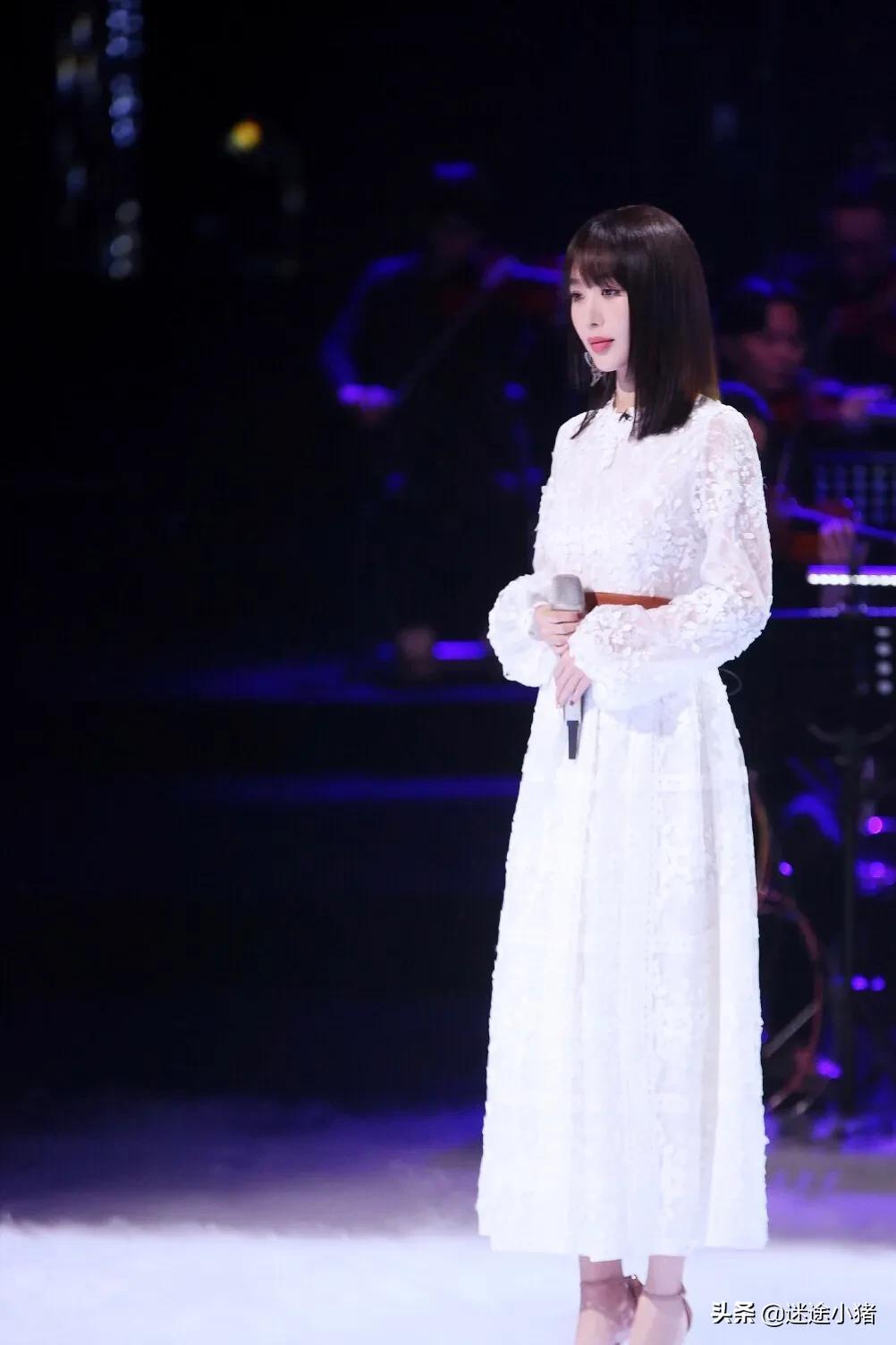 李菲儿在《乘风破浪的姐姐2》可盐可甜,可仙可飒,太好看了!