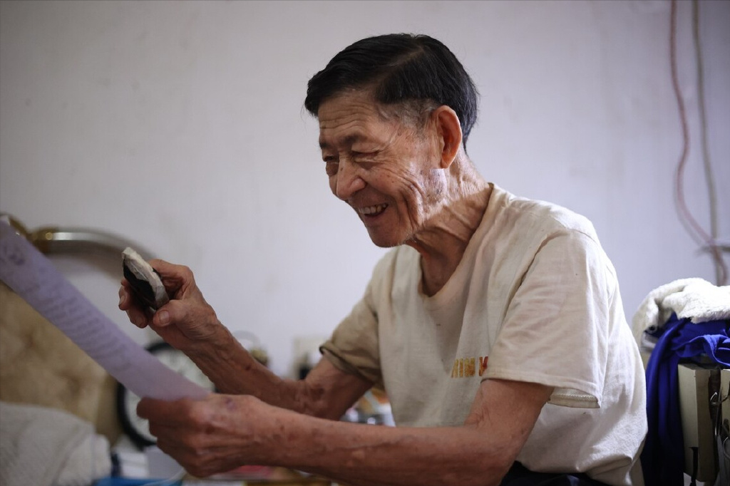 办理完退休手续的老人，一定要保存好自己的退休证，这3点是原因|退休证|退休|老人_新浪新闻