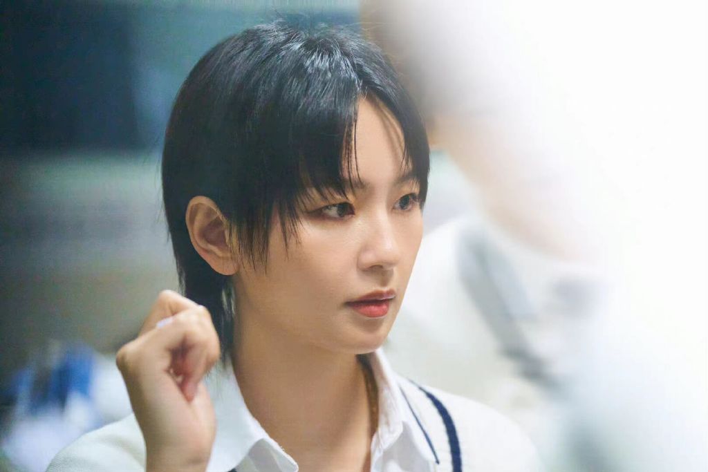 密室大逃脱：“坦克”周笔畅来了，多处细节暴露和杨幂的真实关系休闲区蓝鸢梦想 - Www.slyday.coM