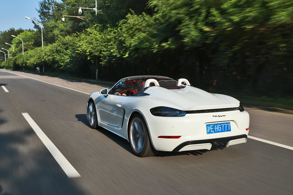 岁月不败风华经典历久弥新试驾保时捷718spyder