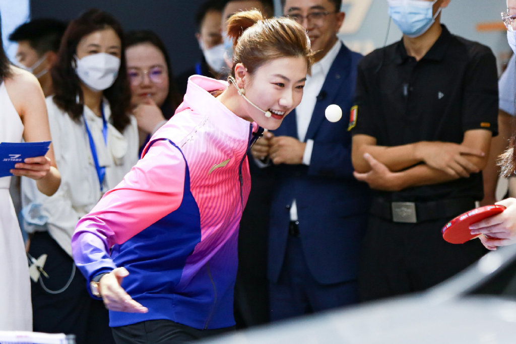 丁宁退役后生活真滋润!