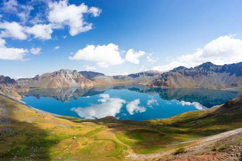 一个夏天都没出门？不如做一回“第一个看秋色的人”，可好？休闲区蓝鸢梦想 - Www.slyday.coM