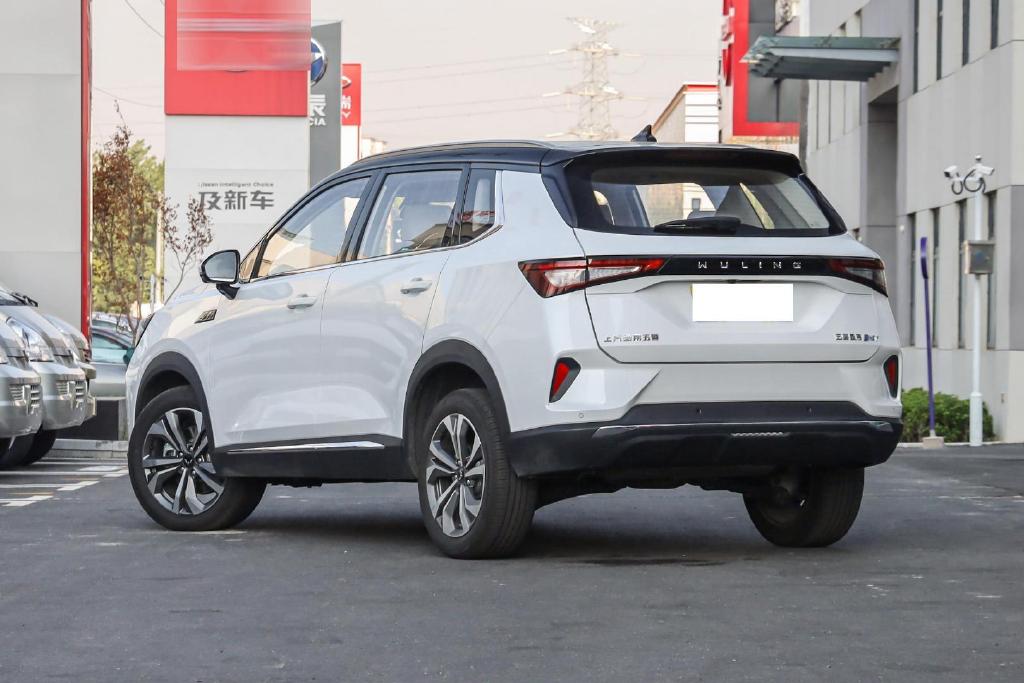 想买低油耗suv,可以看看这两款车,空间大动力强,底盘扎实__财经头条