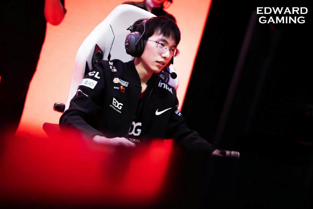 外媒发布S12世界赛上单选手排名:Doran没上榜,369不是第一名?休闲区蓝鸢梦想 - Www.slyday.coM 外媒发布S12世界赛上单选手排名:Doran没上榜,369不是第一名?休闲区蓝鸢梦想 - Www.slyday.coM