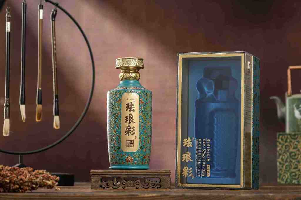 珐琅彩酒|酱香酒匠冯小宁:坚守铸就酱香"生命之魂"|茅台镇|珐琅彩