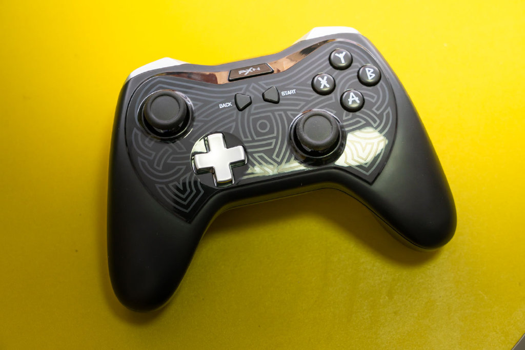 莱仕达pxnp6无线游戏手柄评测这才是游戏的正确打开方式