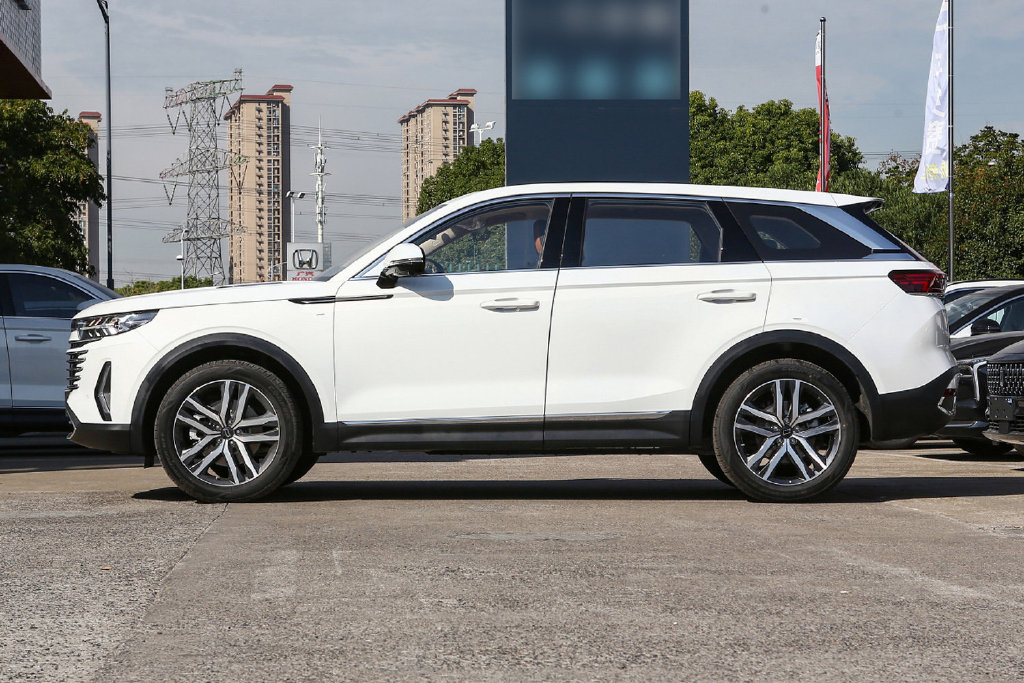 一汽奔腾新款t99上市全新产品品牌标识售1349万起