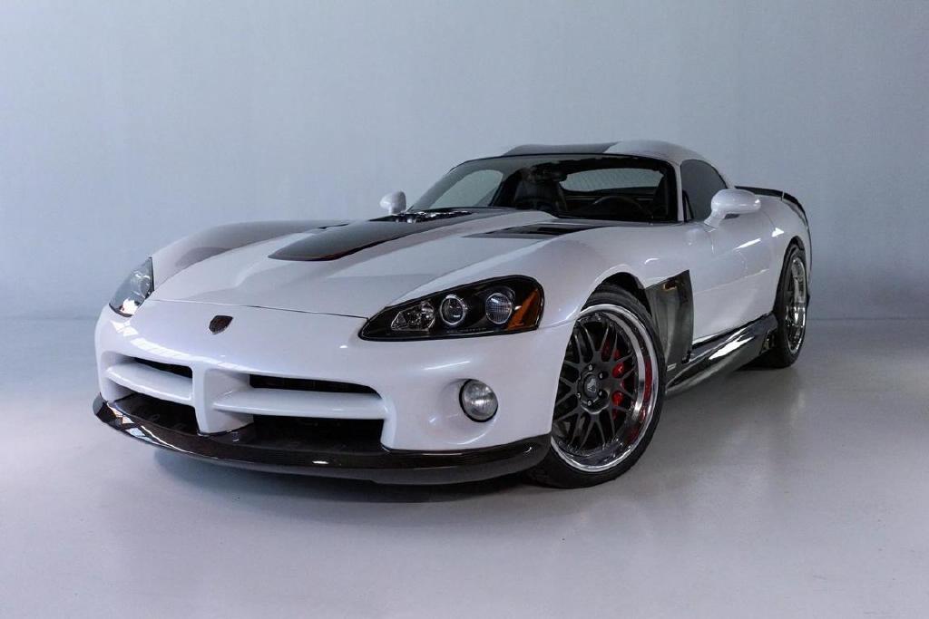 搭80升自吸v10输出615马力道奇蝰蛇asc孤品改装车拍卖成功