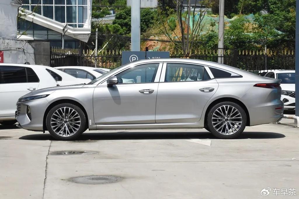 一汽奔腾双子星降价,奔腾b70售7.59万元起,奔腾t90售8.89万元起