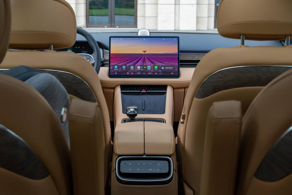 增程大五座SUV 新岚图FREE对比新问界M7谁才是最优选