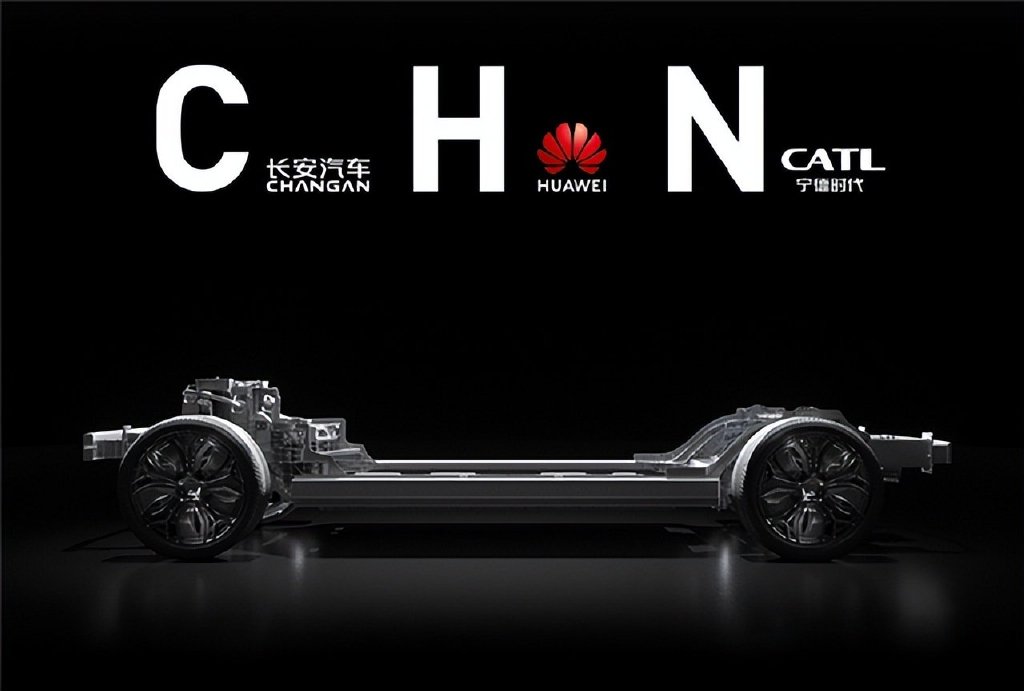 35万买四驱纯电SUV，阿维塔11还是加钱上Model Y？