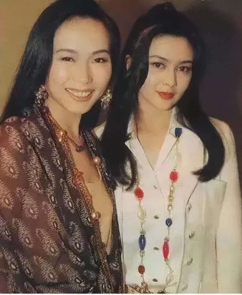 59岁叶童近照一脸疲态,丈夫8次背叛仍不离婚的她,真能幸福吗?|叶童|陈国熹|婚姻_新浪新闻