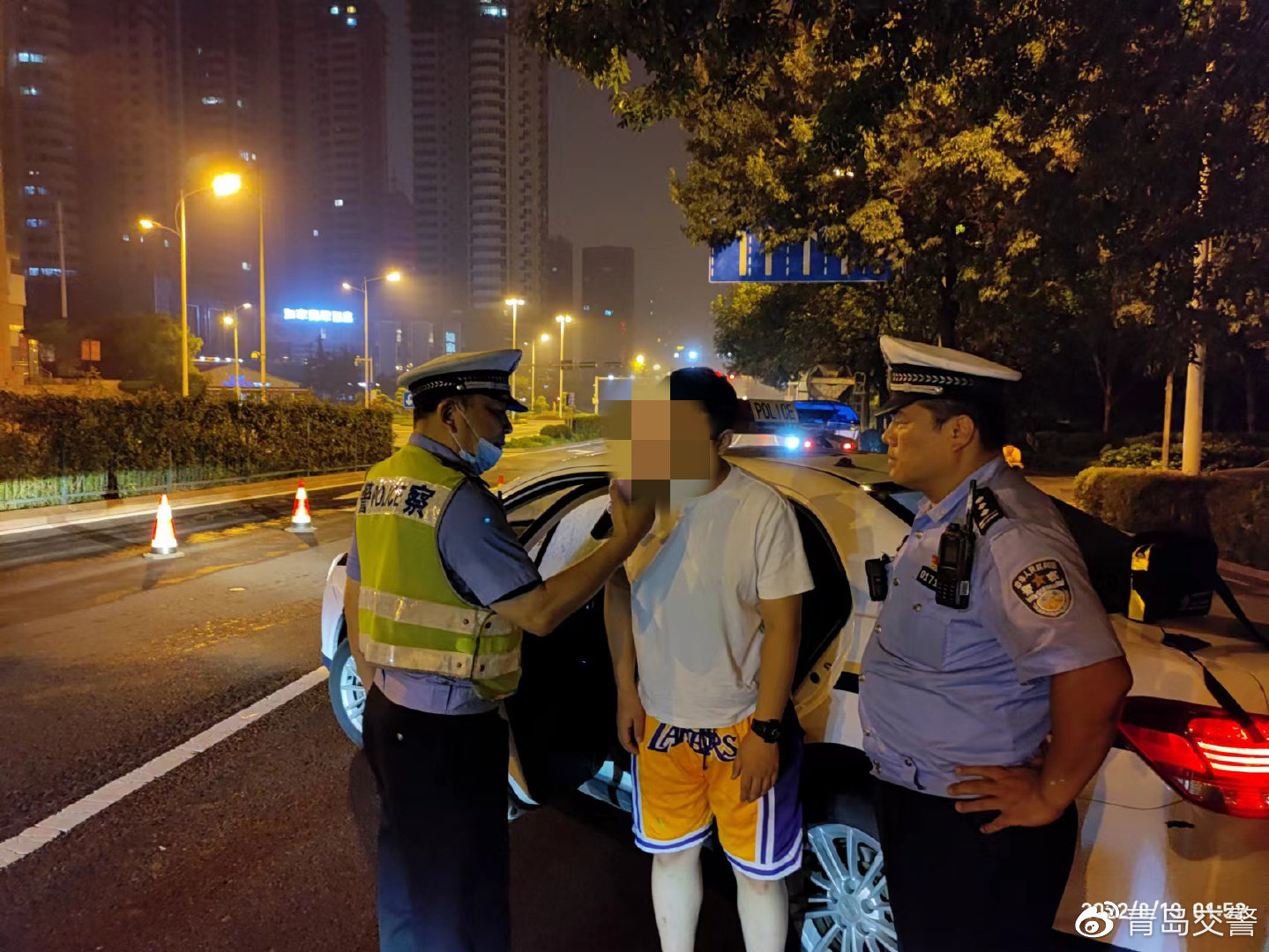 查获酒驾366起涉嫌醉驾68起 青岛交警开展第8次集中夜查行动|道路交通安全法|酒驾|民警_新浪新闻