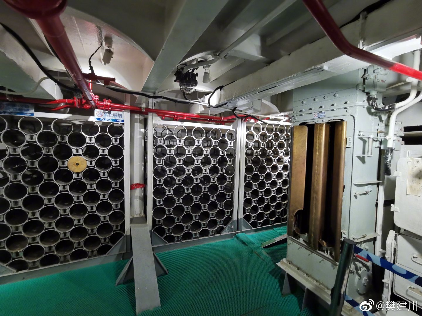 南昌,南昌舰主炮之弹药仓.