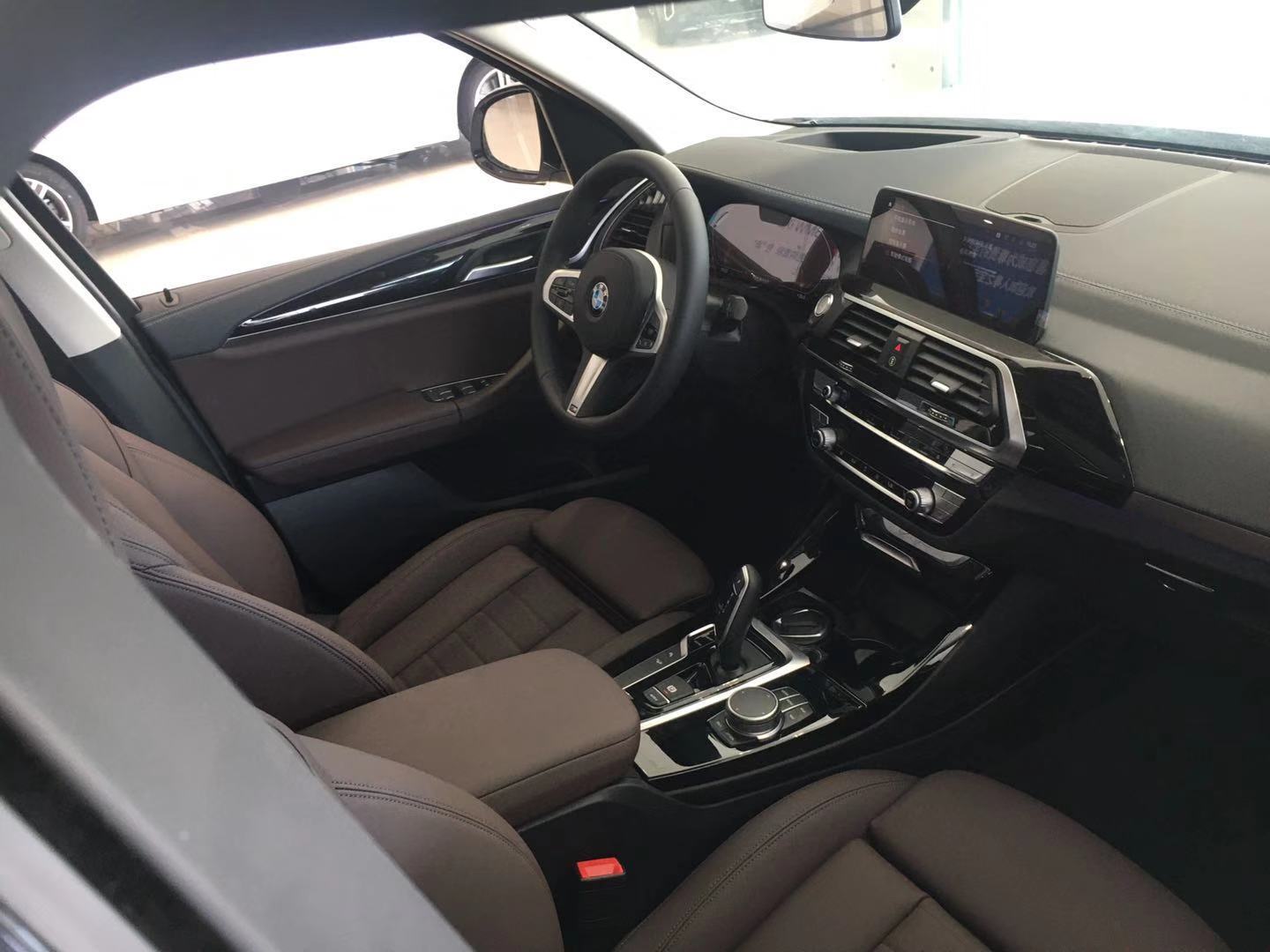 加长的宝马x3或许能卖得过奔驰glc但减配的肯定不行