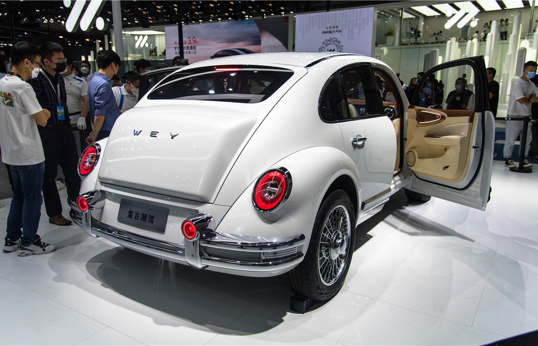 这台车之所以被那么多人关注,最大原因在于其经典的复古车型,很有上