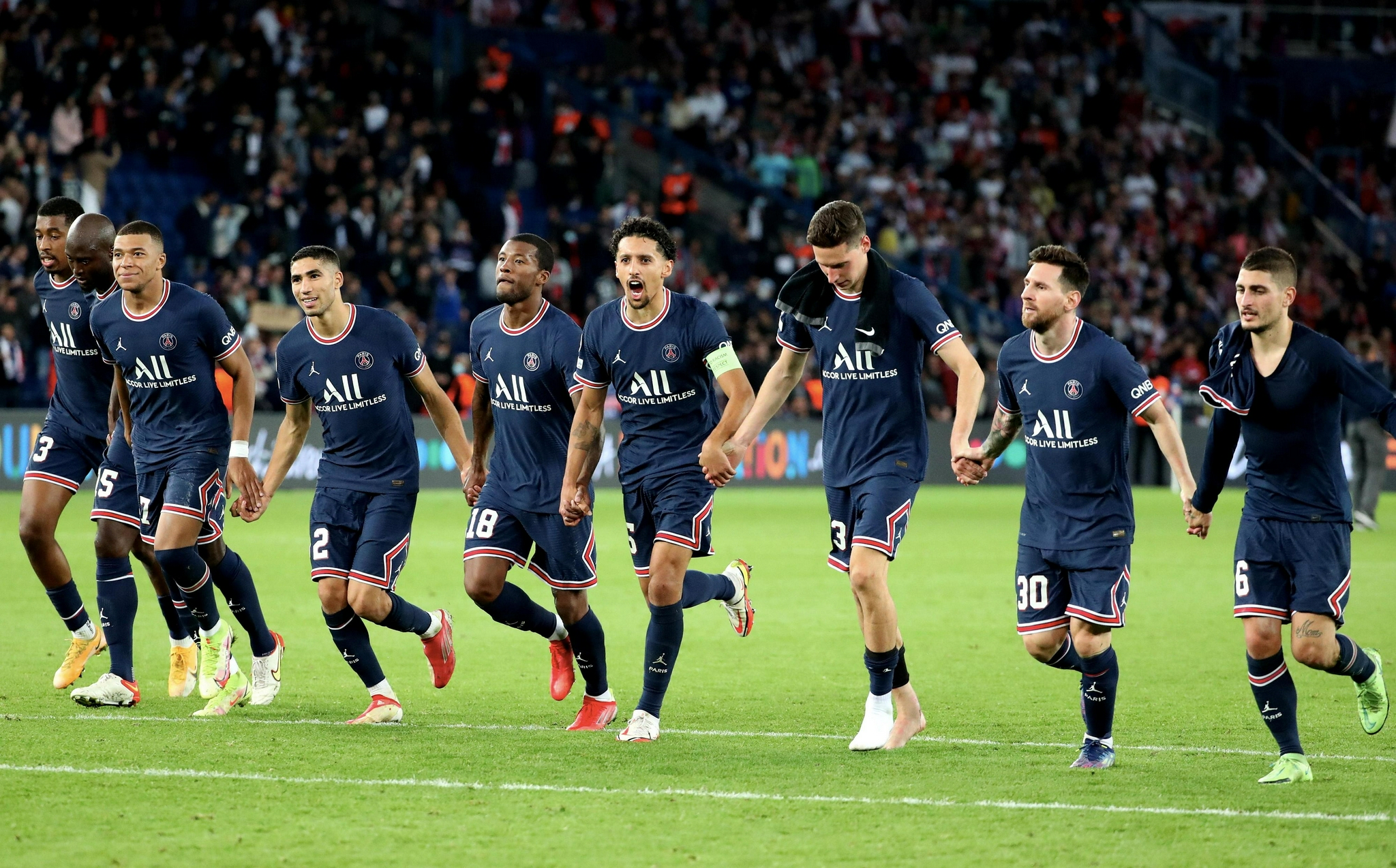 欧冠小组赛:巴黎圣日耳曼3-2rb莱比锡