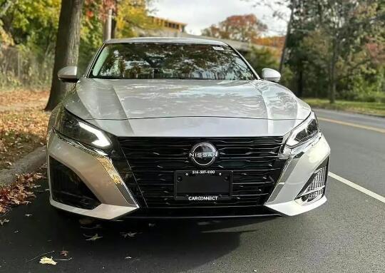 新款日产天籁有动静了cvt换装9at标配20英寸轮毂造型更动感