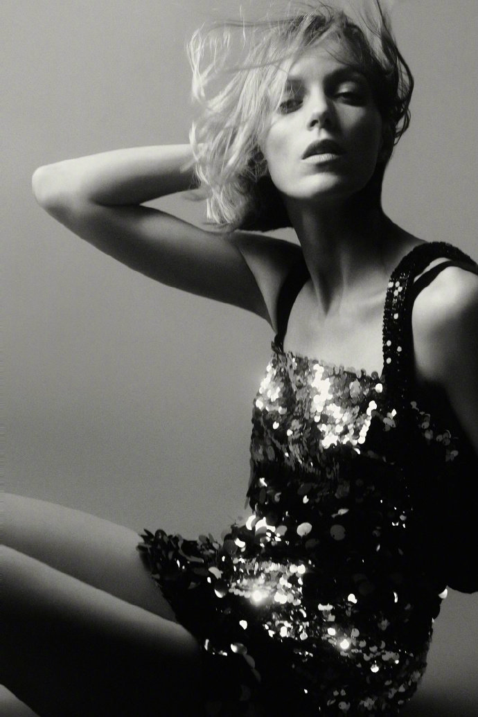 安公子anjarubik性感出镜演绎zara西部风情系列