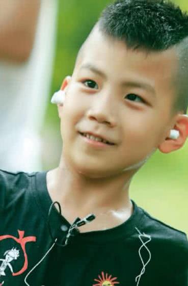 爸爸去哪儿康康整容式长大撞脸易烊千玺好久没见