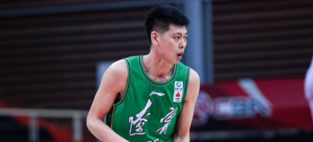同是国青队大魔王在辽宁打出自信的朱荣振还有机会追上周琦吗