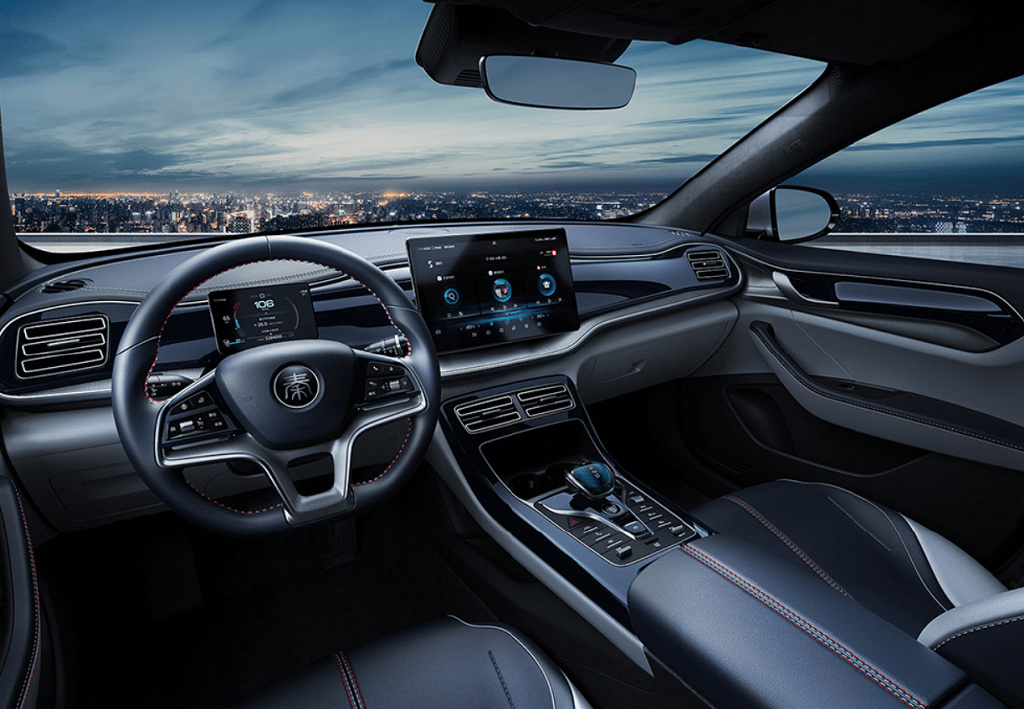 最低3.8个油，10-15万4款热门国产插混家轿，谁才是“经济王”？