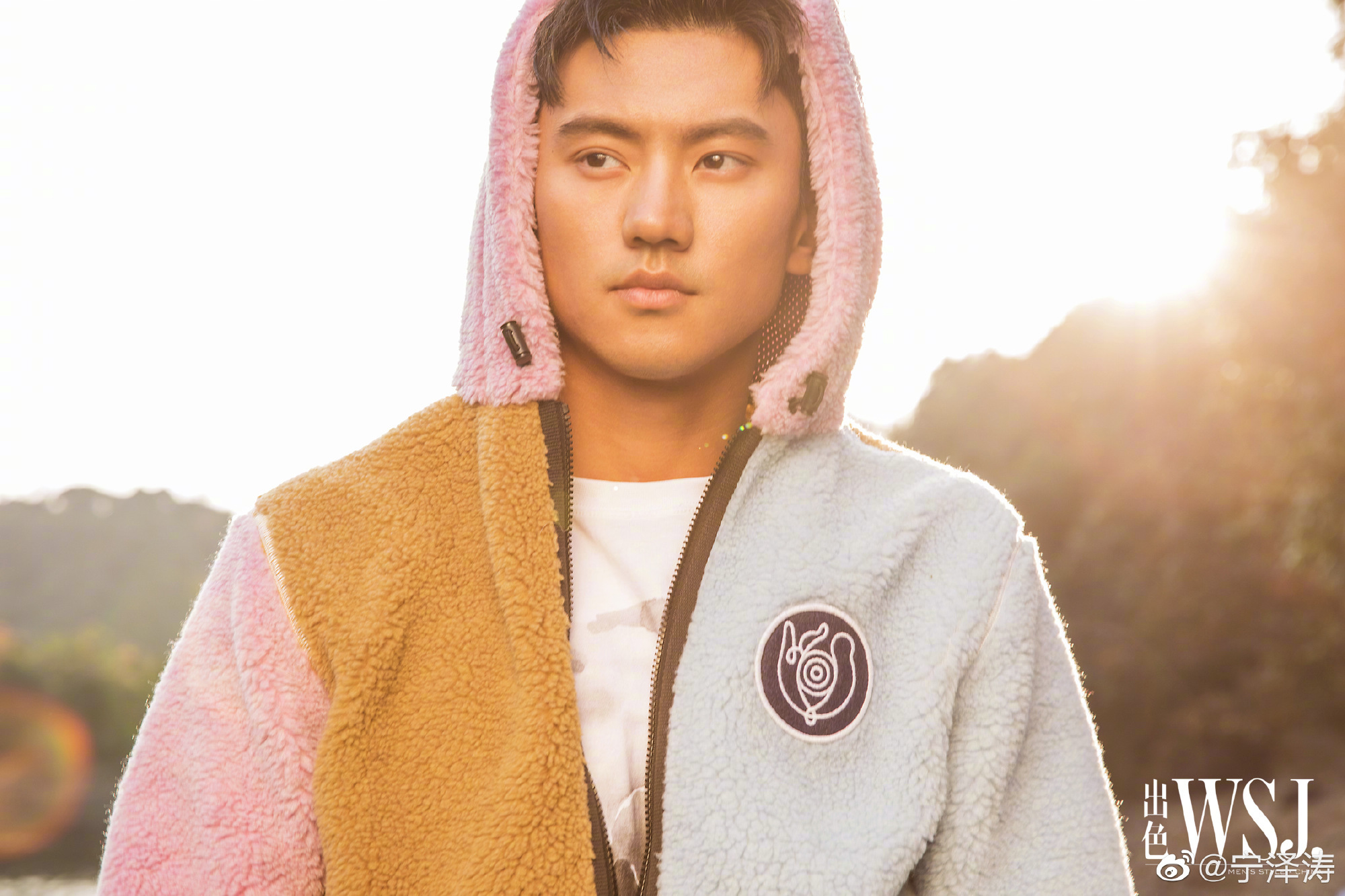 宁泽涛晒打高尔夫球照新的体验享受高尔夫继续向前吧