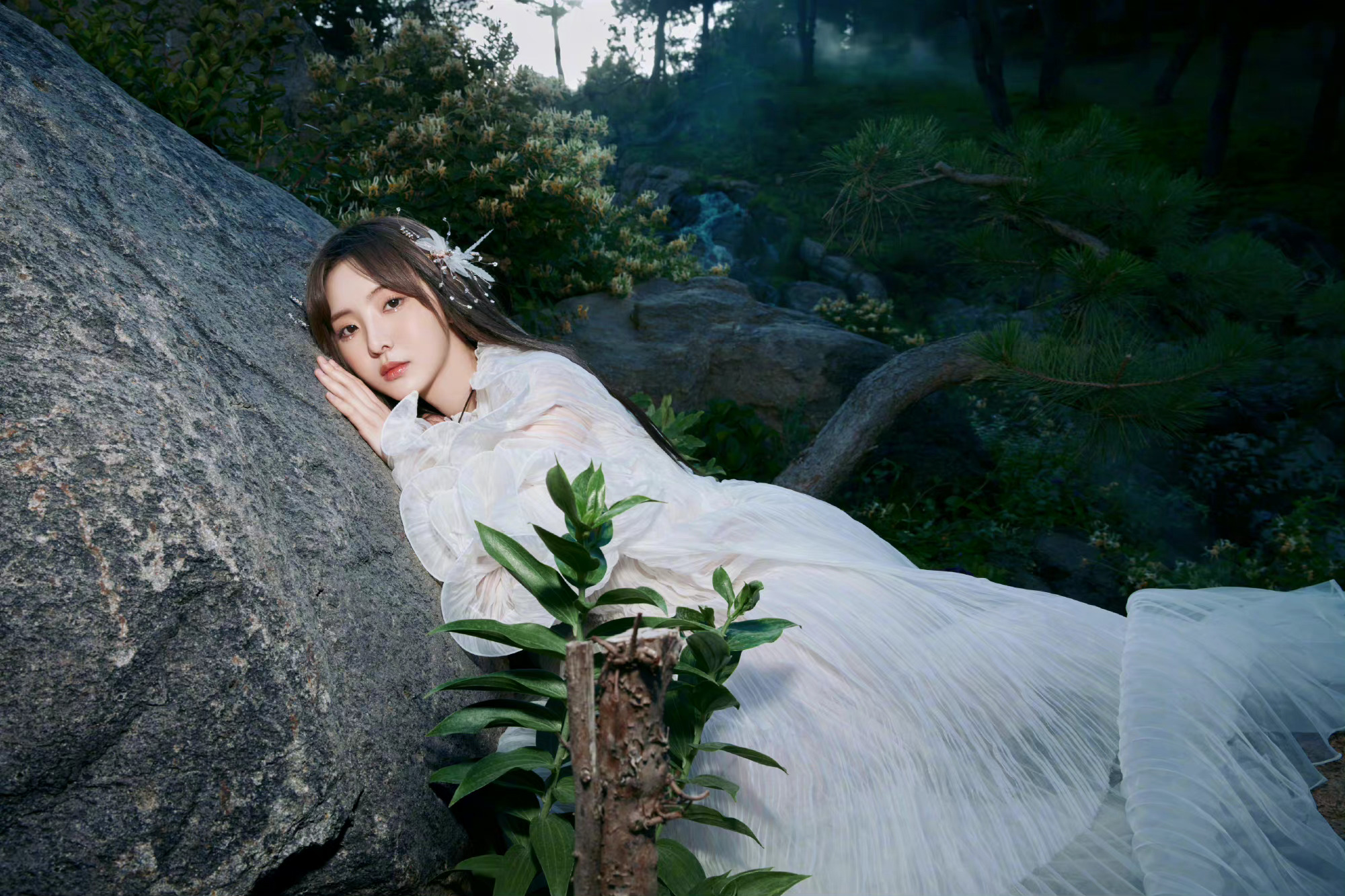 硬糖少女303-郑乃馨 来看看郑乃馨新歌造型neinei这组大片好像丛林里