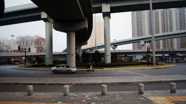 记者直击西安封闭式管理首日：街道空旷，物资有保障，核酸筛查紧张进行！休闲区蓝鸢梦想 - Www.slyday.coM