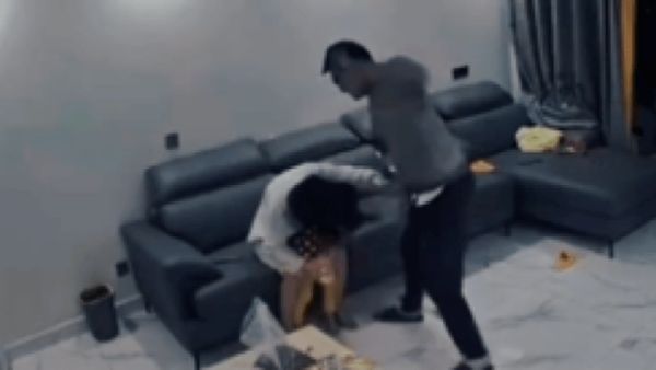 咸阳市政府工作人员当着孩子面家暴妻子？当地回应休闲区蓝鸢梦想 - Www.slyday.coM