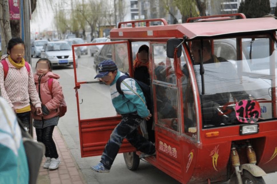 "骑三轮车接送孩子"居然被禁,那家长该如何接送孩子?-新浪汽车