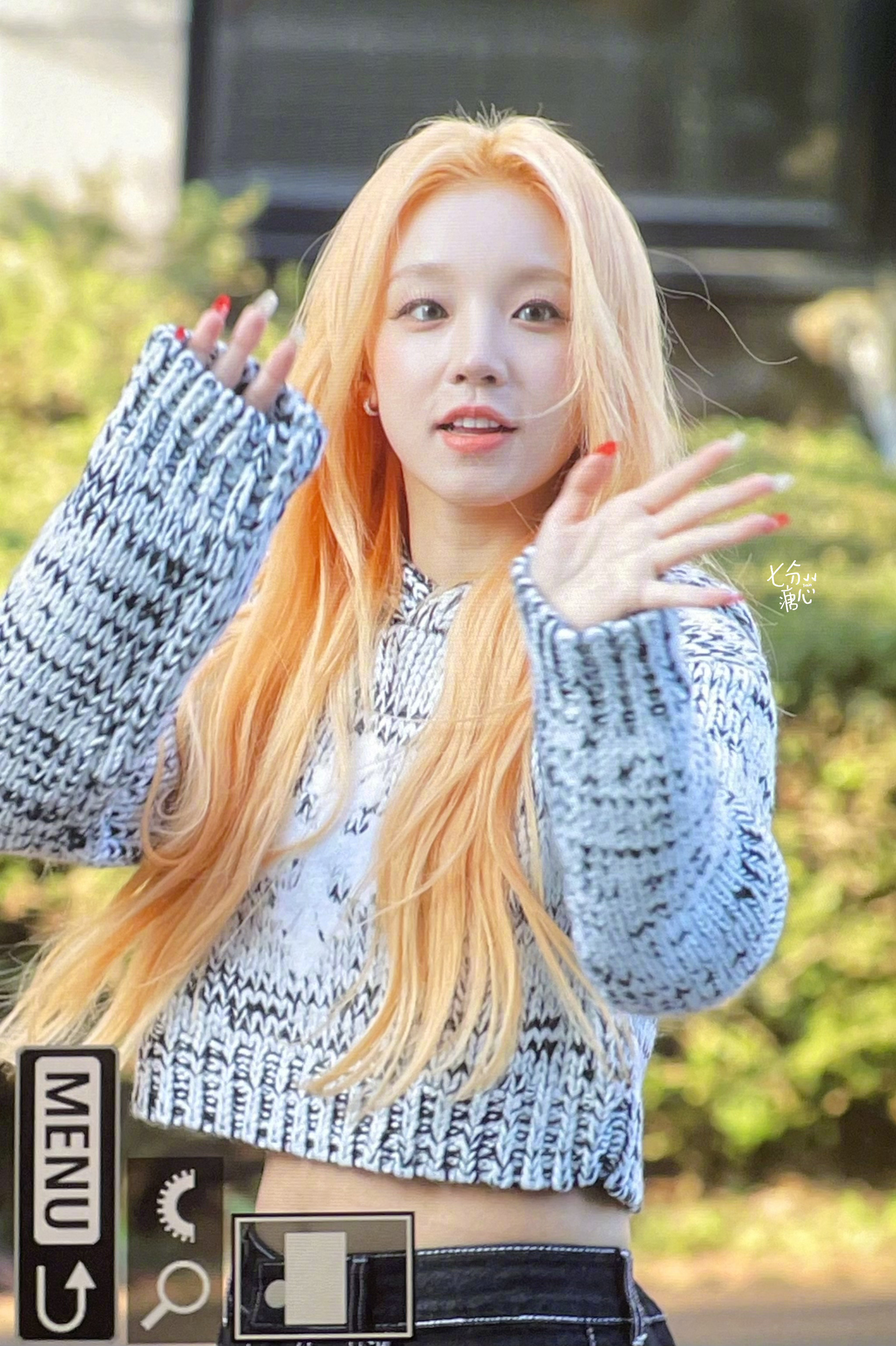 宋雨琦音银上班饭拍元气满满的状态