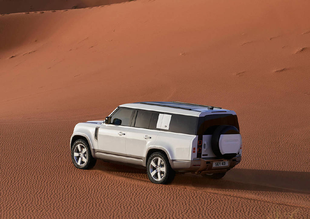 官方指导价11980万元起路虎卫士130车型正式上市