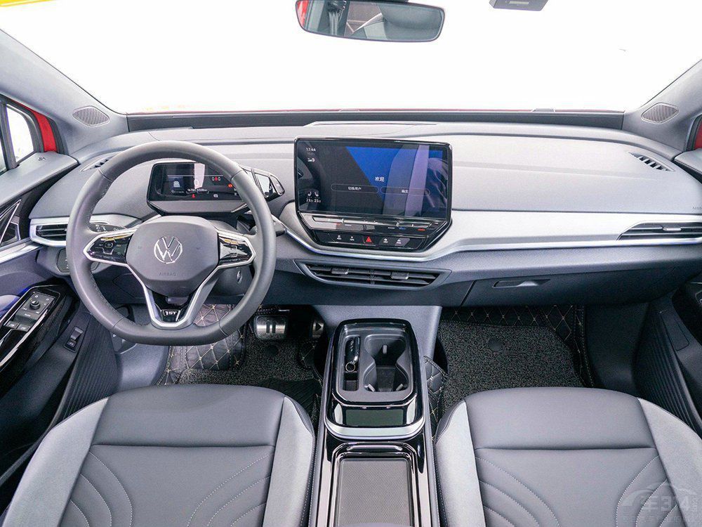 拼配置比动力，沃尔沃C40对比大众ID.4 CROZZ，谁更值得买？