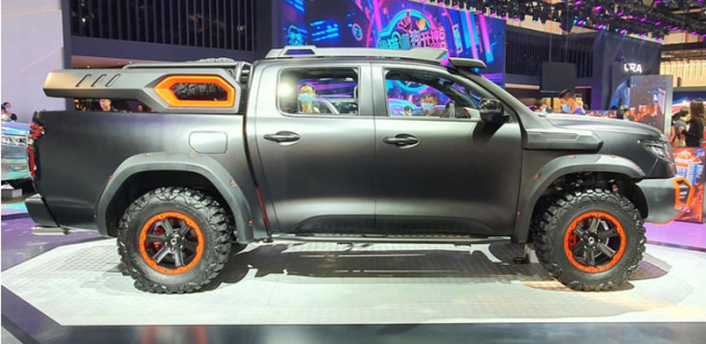 长城炮黑弹特别版实车亮相,车身超5.4米,肌肉力量感十足