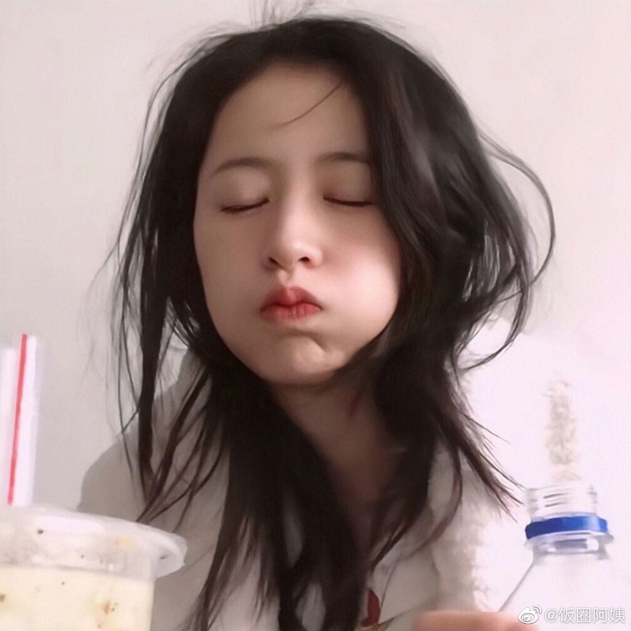 是软软糯糯的长发甜妹周雨彤啊笑容好治愈啊