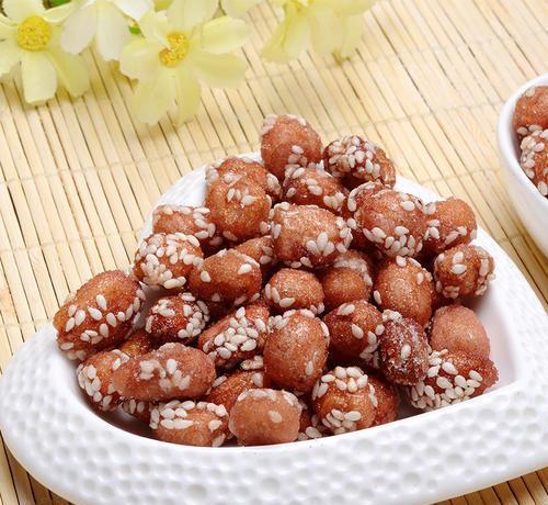 蜂蜜花生米这样炒制,又香又脆又甜,喜欢的赶紧试试吧!