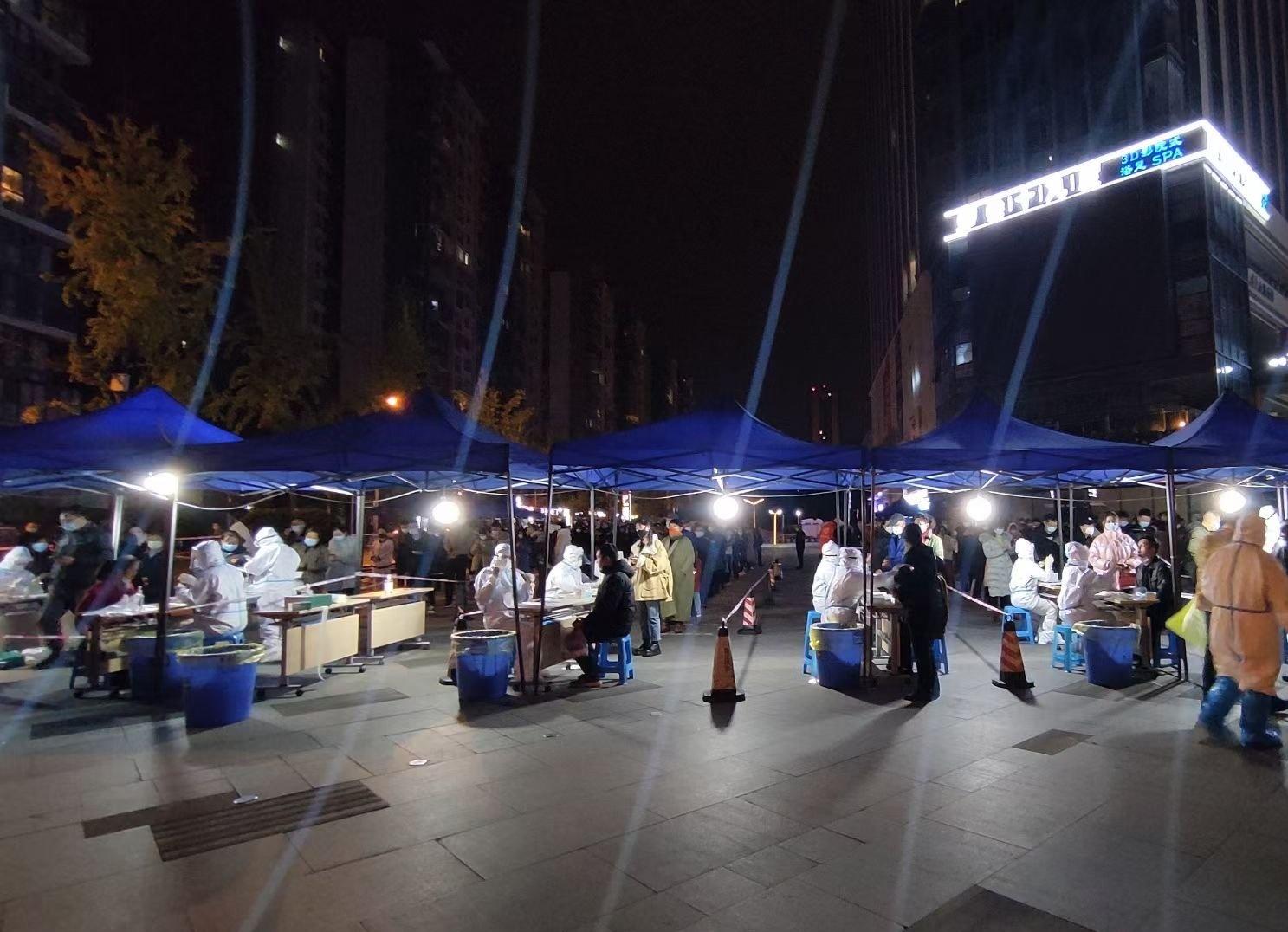 西安疫情牵动人心，更多阳性病例浮出水面，凌晨全市小区封闭管理休闲区蓝鸢梦想 - Www.slyday.coM