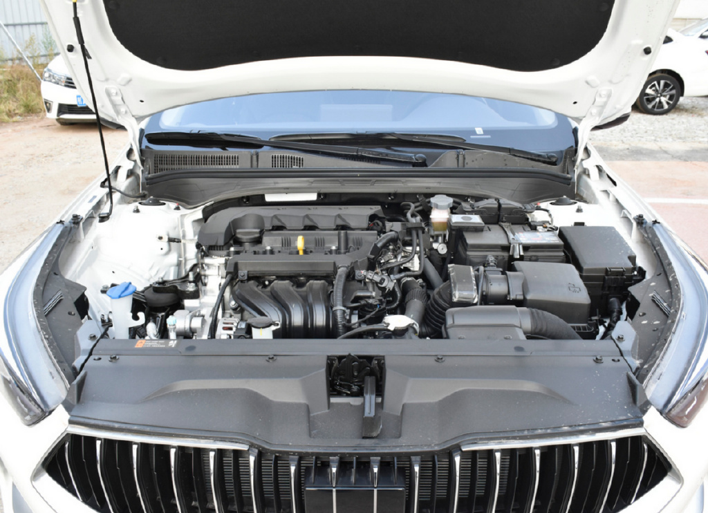 后浪们的代步工具 起亚K3对比日产轩逸 谁更适合年轻人？