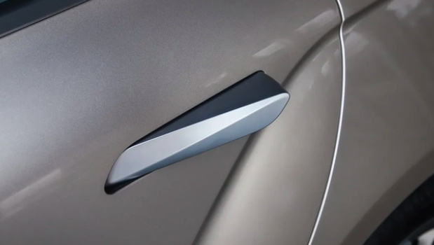 方形方向盘引热议,这些另类设计到底是进步还是华而不实?-新浪汽车