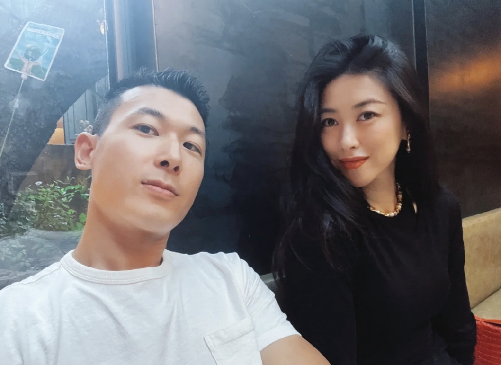 朱珠深夜秀恩爱,老公王昀佳被嘲面相不好,被调侃是富婆收割机__财经