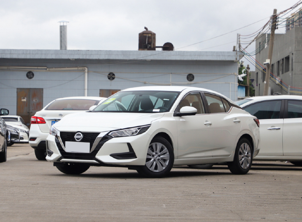 后浪们的代步工具 起亚K3对比日产轩逸 谁更适合年轻人？