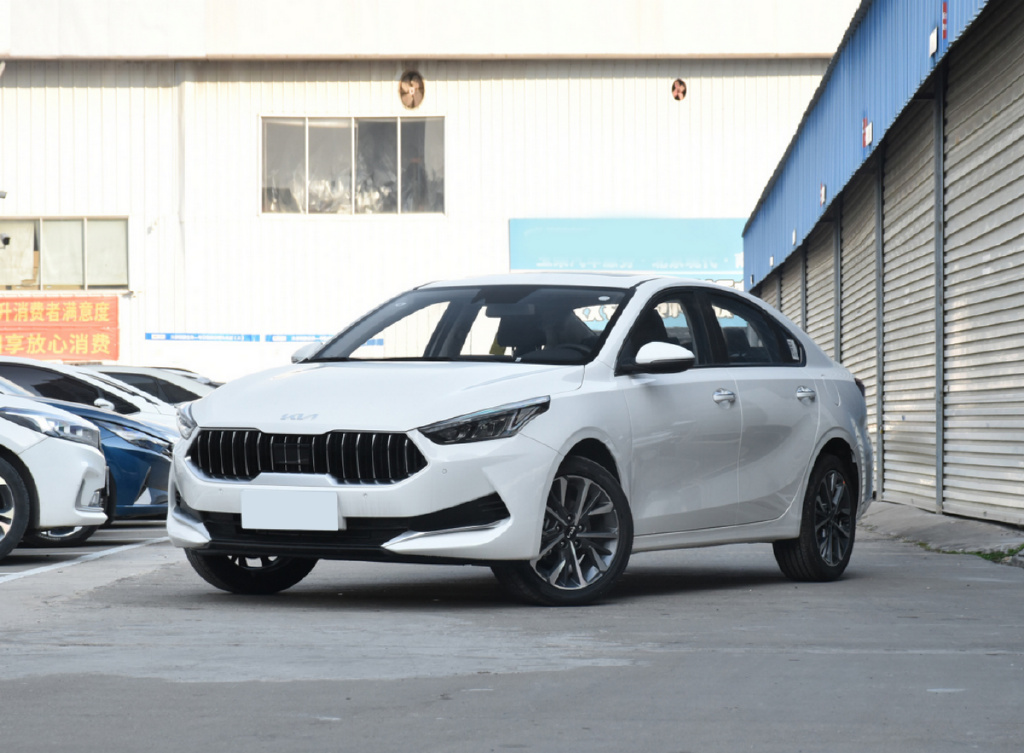 后浪们的代步工具 起亚K3对比日产轩逸 谁更适合年轻人？