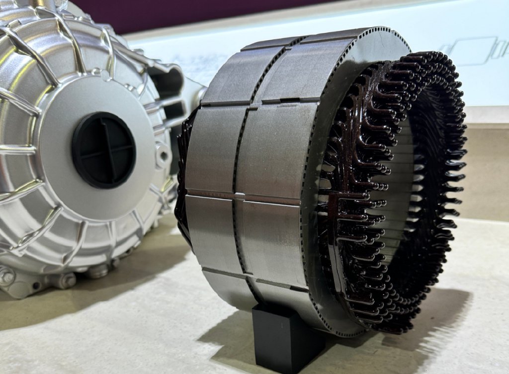 高性能电车=电机多?没这么简单!-新浪汽车