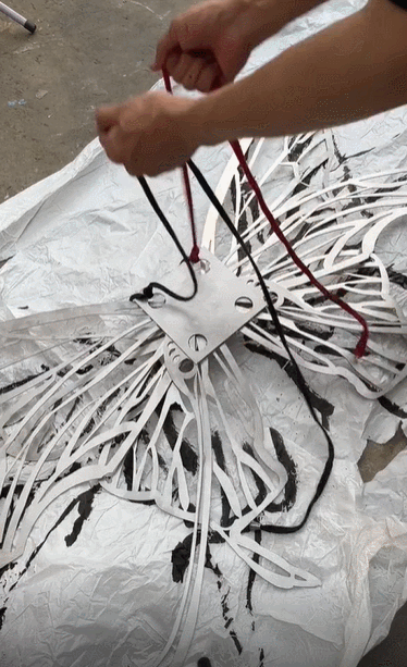 “垫底辣孩”一个月涨粉530万！美男变装？No！评论区才是喜剧！休闲区蓝鸢梦想 - Www.slyday.coM