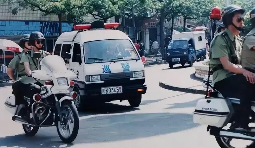 提供的线索,通化刑警队副支队长李学忠,带着侦查员来到车主杨洪军家