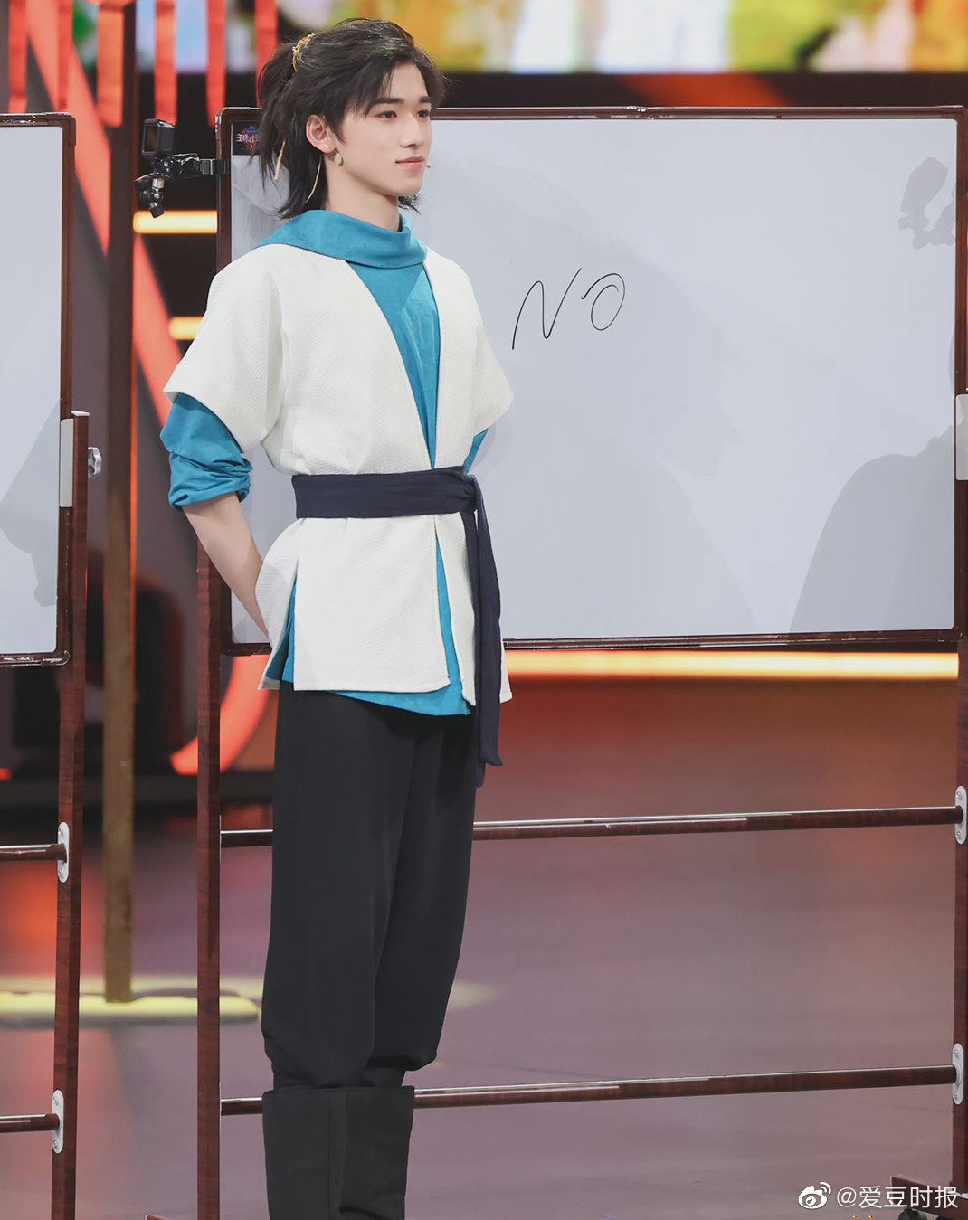 宋亚轩王牌对王牌武侠造型海报新鲜出炉!__财经头条