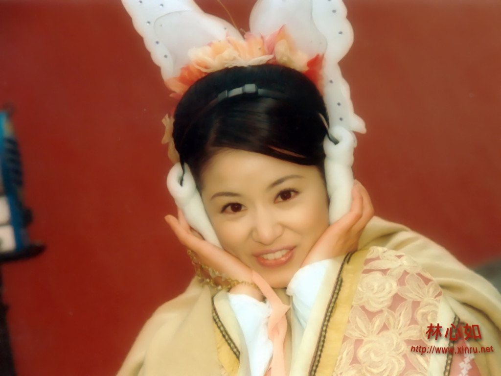 林心如建宁公主旧照曝光饮水机前过生日张卫健还欠她6万块