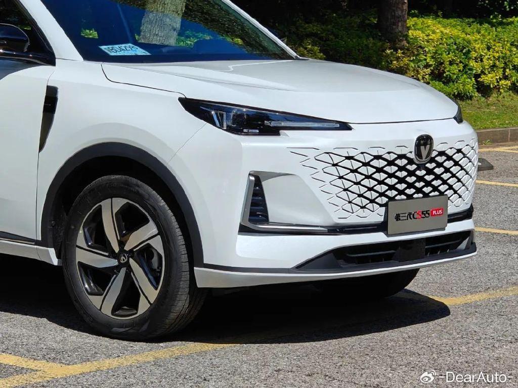 7年累销80万辆,第三代长安cs55plus造型焕然一新-新浪汽车